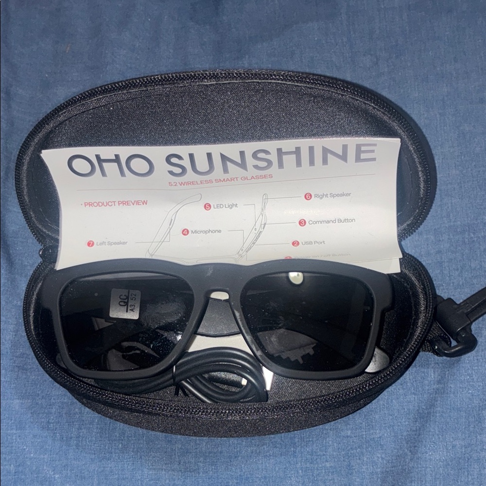 Black Smart Glasses